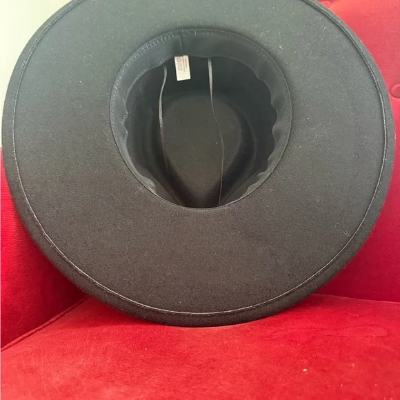 Black Wide-Brim Hat with Geometric Band - Picture 3 of 4